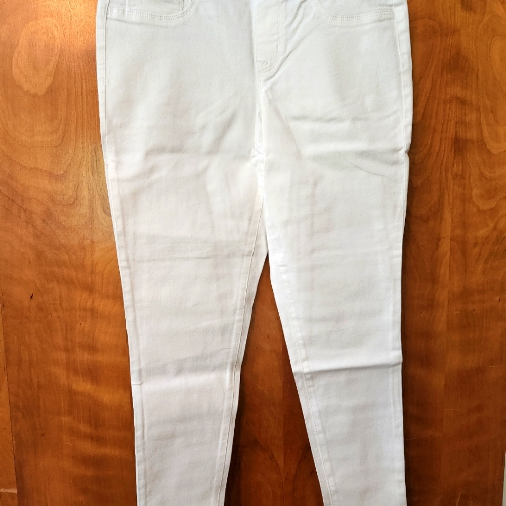 NWT Nine West Size 6 Heidi Pull-On Crop Yoga Stretch